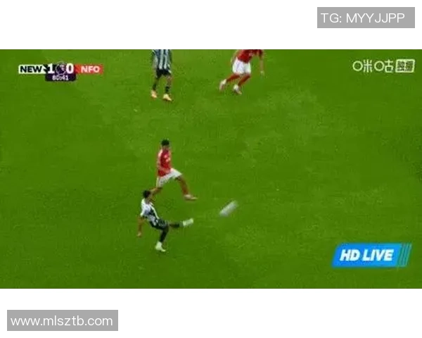 足球明星高峰近期动态分析及其对足球界的影响探讨